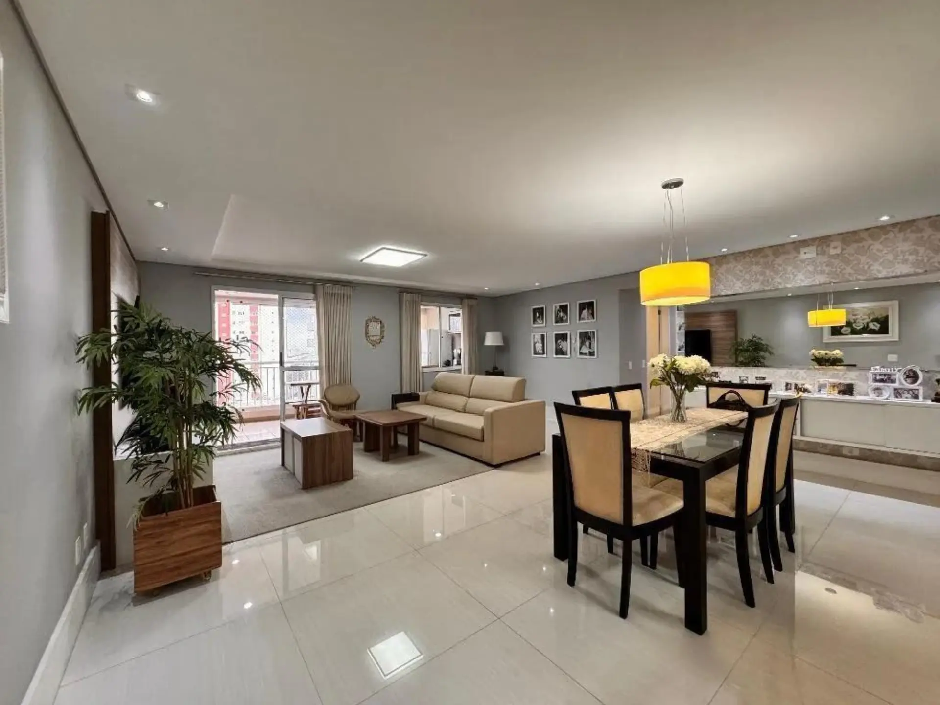 Foto de Praça Jardim - Apartamento de 115m com 3 dormitórios sendo 1 suíte com 2 vagas a venda ! em Vila Valparaíso, Santo André-SP